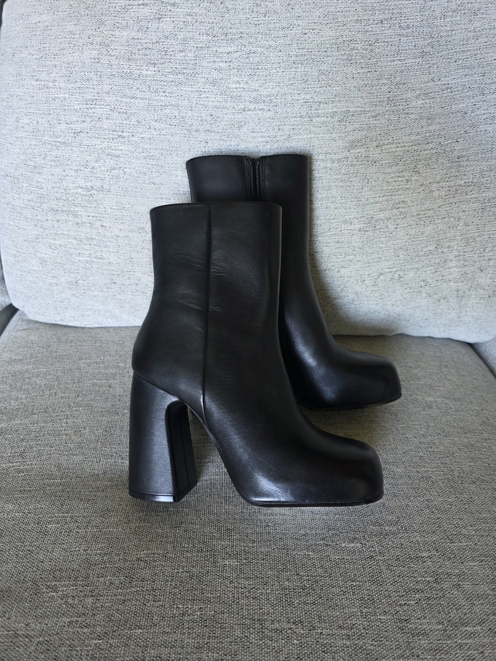Steve Madden Black Leather High Block Heel Ankle Boots